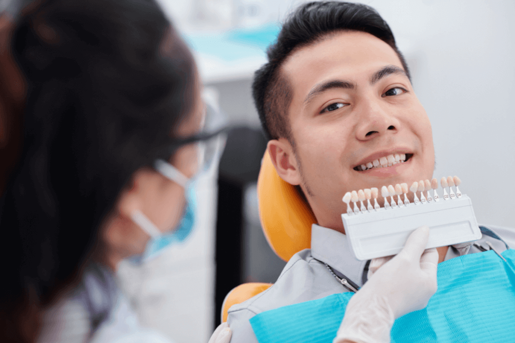 Cores de dentes para prótese: Entenda como escolher para seu paciente